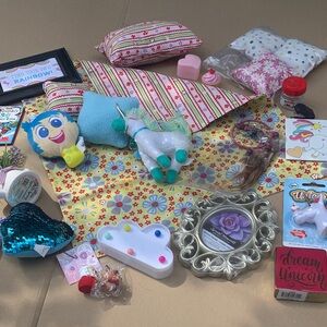 31 pieces 1 American Girl Our Generation Doll size accessories decor lot 3